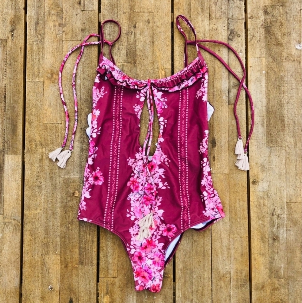 NWT Elise by We Are Kindred One Piece Swimsuit